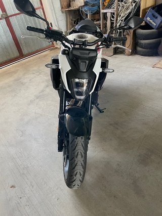 Honda Hornet 500 Negra/Blanca - Casi Sin Uso