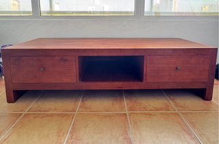 Mueble bajo TV de madera