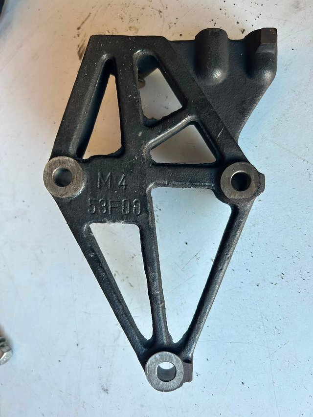 Soporte Bomba Dirección Nissan 240SX KA24DE