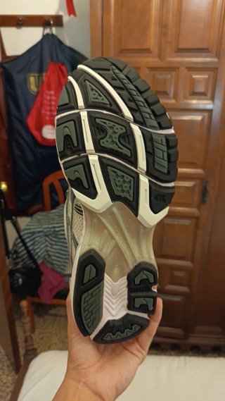 Asics Gel Kayano 14 Plata/Blanco