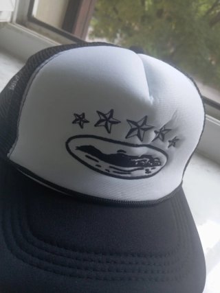 Cappellino trucker uomo nero e bianco