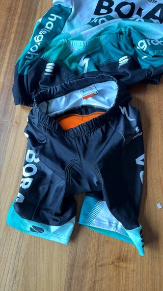 Maillot y culotte infantil BORA - Hansgrohe