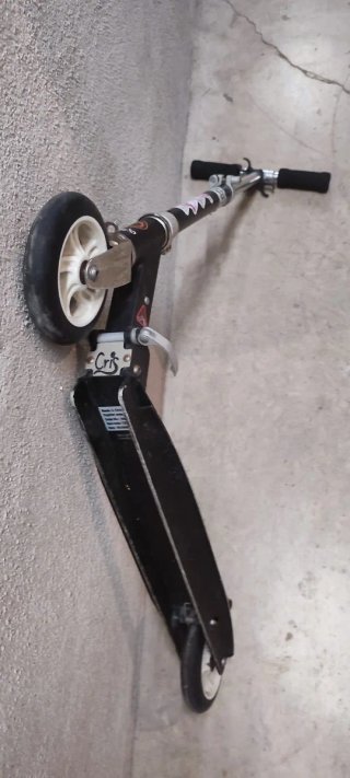 Patinete infantil negro