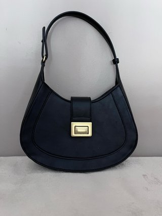 Bolso Negro Mango con cierre dorado