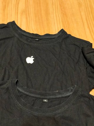 2 Camisetas Negras Manga Larga Apple