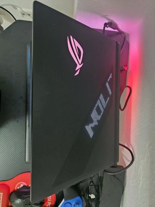 ASUS ROG Strix SCAR 18 RTX 5090+ Cascos+base refr.