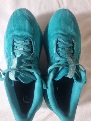Zapatillas ASICS Novablast 5 Talla 43.5 Verdes