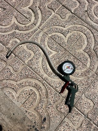 Manómetro para neumáticos