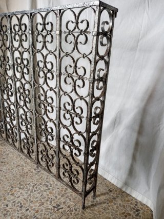 Reja de forja estilo modernista