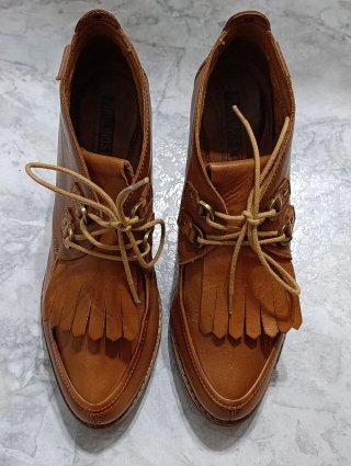 Botines Pikolinos Marrones con Cordones..