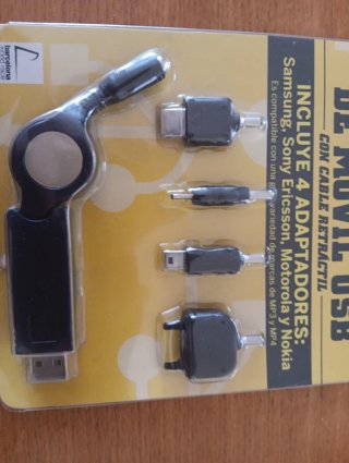 Cargador Móvil USB Retráctil + 4 Adaptadores