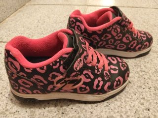Zapatillas con ruedas Heelys. Talla 33