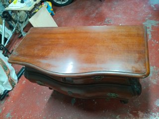 Cómoda antigua de madera