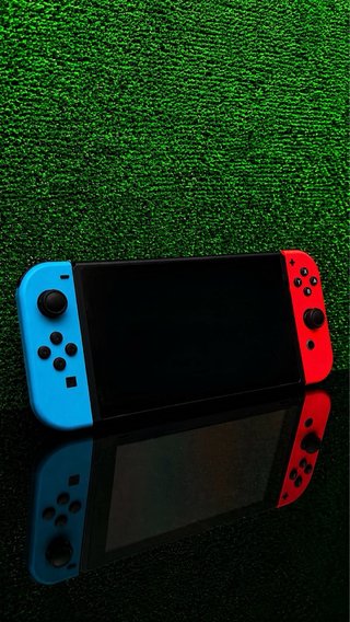 COMO NUEVA!!! Nintendo Switch V2 + Funda