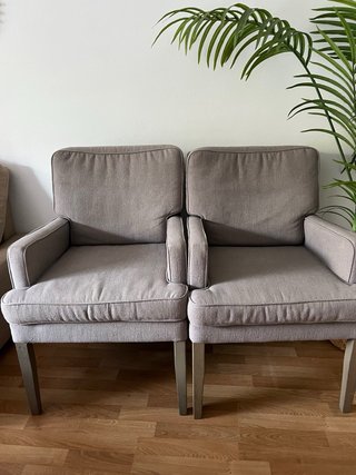 Par de butacas grises tela y madera gris
