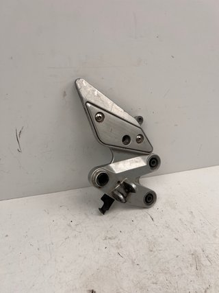 Soporte estribera Yamaha FZ6