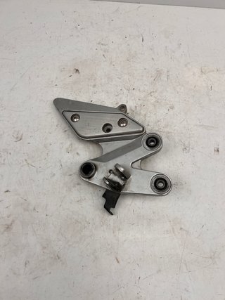 Soporte estribera Yamaha FZ6