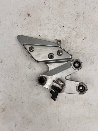 Soporte estribera Yamaha FZ6