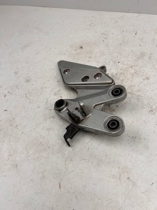 Soporte estribera Yamaha FZ6