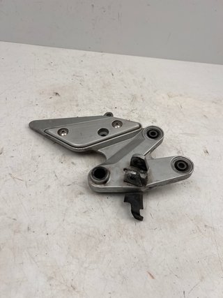 Soporte estribera Yamaha FZ6