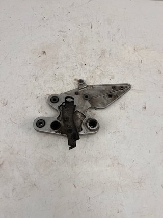 Soporte estribera Yamaha FZ6