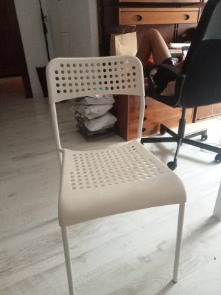 2 Sillas Blancas de Plástico