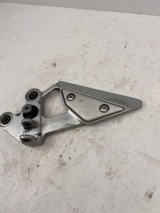 Soporte estribera Yamaha FZ6