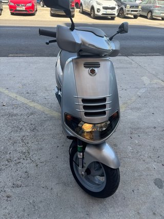Piaggio Skipper 125 2T Plata