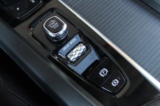 Volvo XC60 2.0 T8 AWD Business Plus Auto (2020)