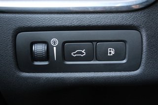 Volvo XC60 2.0 T8 AWD Business Plus Auto (2020)