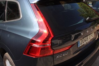 Volvo XC60 2.0 T8 AWD Business Plus Auto (2020)