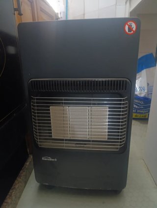 Estufa de gas Mercalor negra