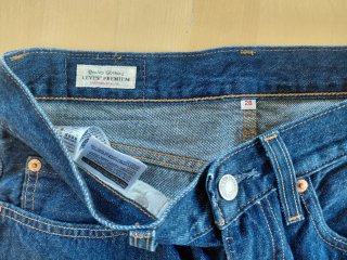 Falda vaquera Levi's azul midi. Talla 28