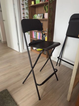 Taburete alto plegable metálico negro IKEA Frankli