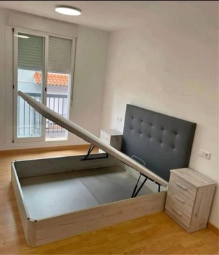 Canapé de madera y tela beige