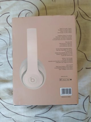 Beats Studio Pro x Kim Kardashian Rosa Beige