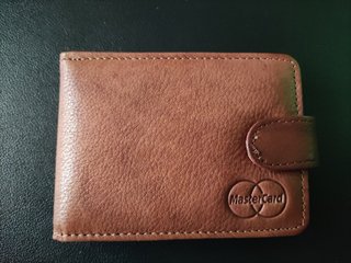Monedero de piel y tarjetero