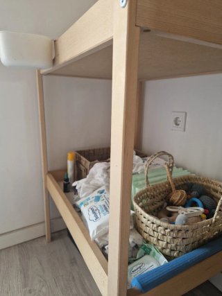 Cambiador de bebé de madera con colchon