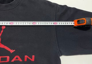 Sudadera Jordan Negra con Logo Rojo