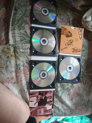 CDs Adele y Hombres G