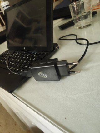 Airis WinPAD 110W 2 en 1 Tablet/Portátil