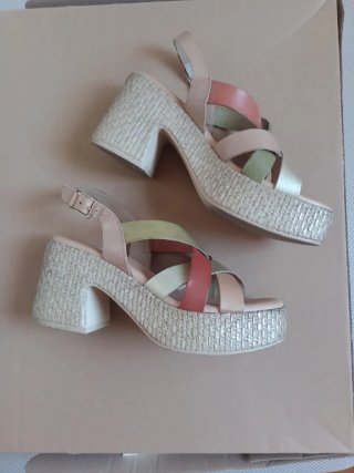 Sandalias Porronet Talla 37 Beige y Oro