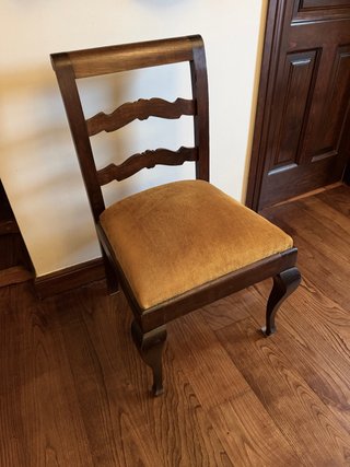 Silla vintage madera asiento mostaza