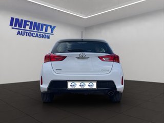 Toyota Auris 2015