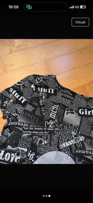 Crop top stampa giornale