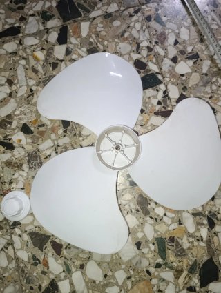 Pale ventilatore bianco.