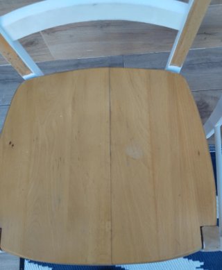2 Sillas de madera y tela