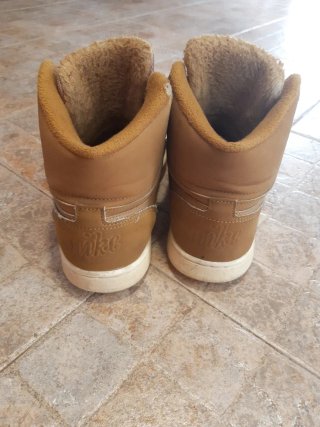 Zapatos Nike Beige/Marrón