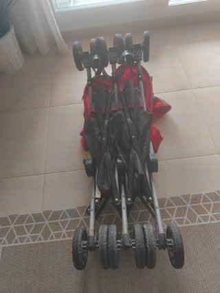 Silla de paseo gemelar Chicco roja