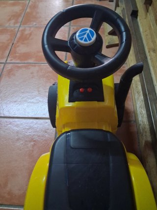 Tractor Juguete Amarillo con Remolque